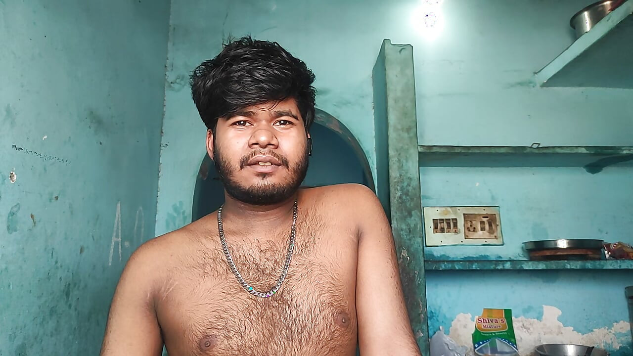 ALONE AT HOME FULL MOVIE ( HINDI AUDIO