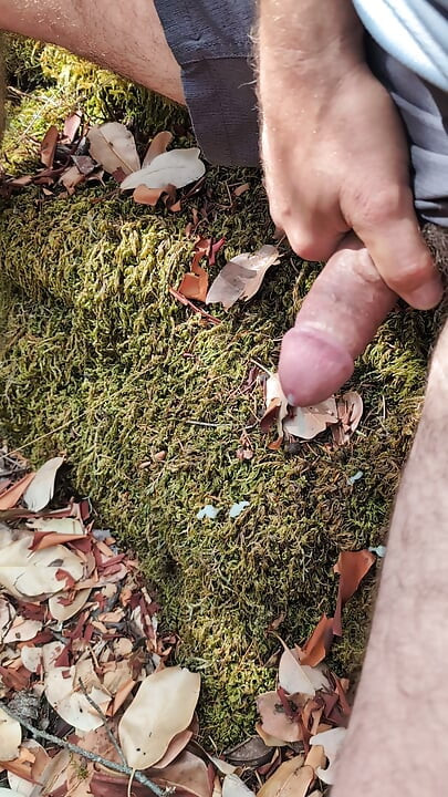 Mengejarkan kontol di luar jalur