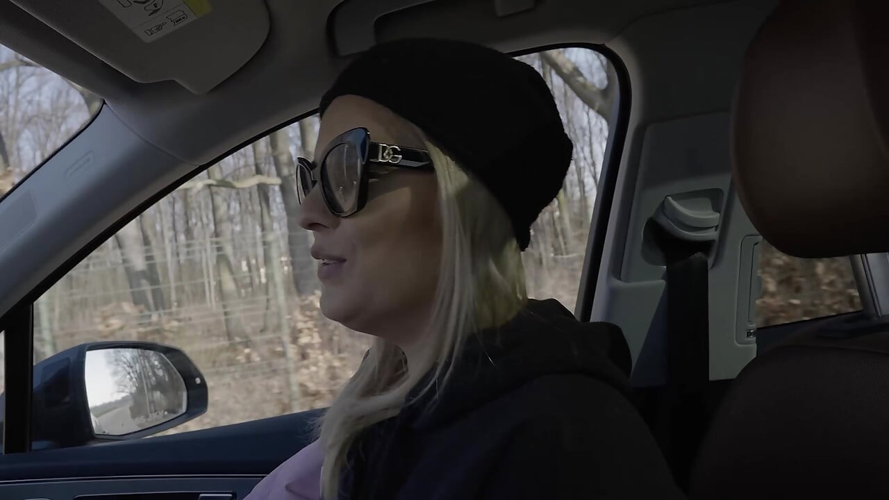 Blonde Horny MILF Wants to Be Fucked and Cummed All Over