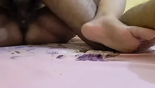 Evime bir yabancı geliyor ve... Beni uzaklaştır.