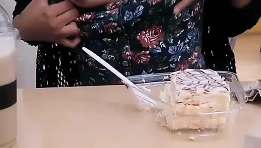 İlk anal videom, umarım genç görünmemin sakıncası yoktur
