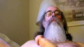 Daddy with beard jacking off.flv