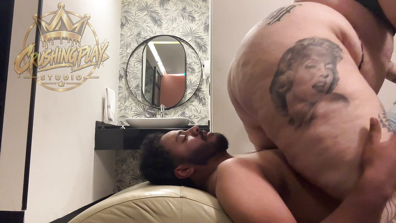 Heavy Facesitting by Andy!!