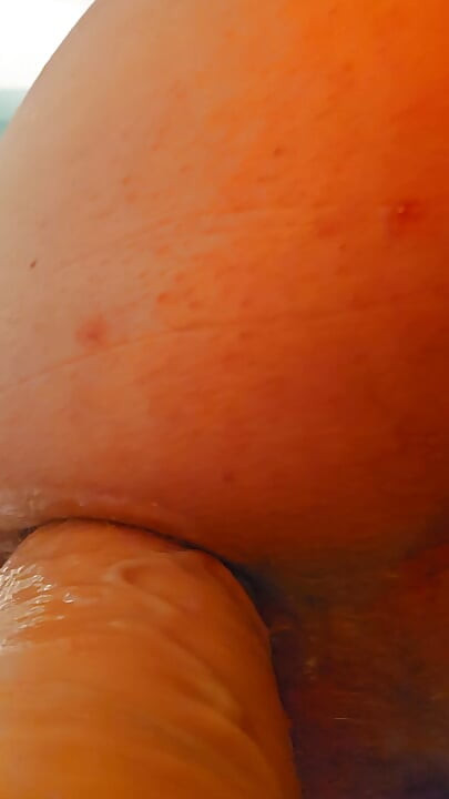 Jebanje moje uske male guzice dok ne svršim!