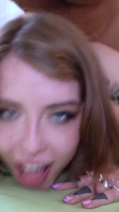 เกิดมาเพื่อเป็นสาวร่าน - เธอเป็นนักน้ําแตกสุดเพอร์เฟ็คต์ คลิป 1