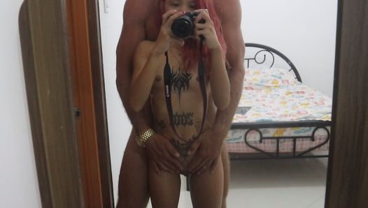 Registrazione dalla scheda sd nella fotocamera della mia ragazza - succhiare il cazzo di mio fratello grasso come se fosse un gelato al miele