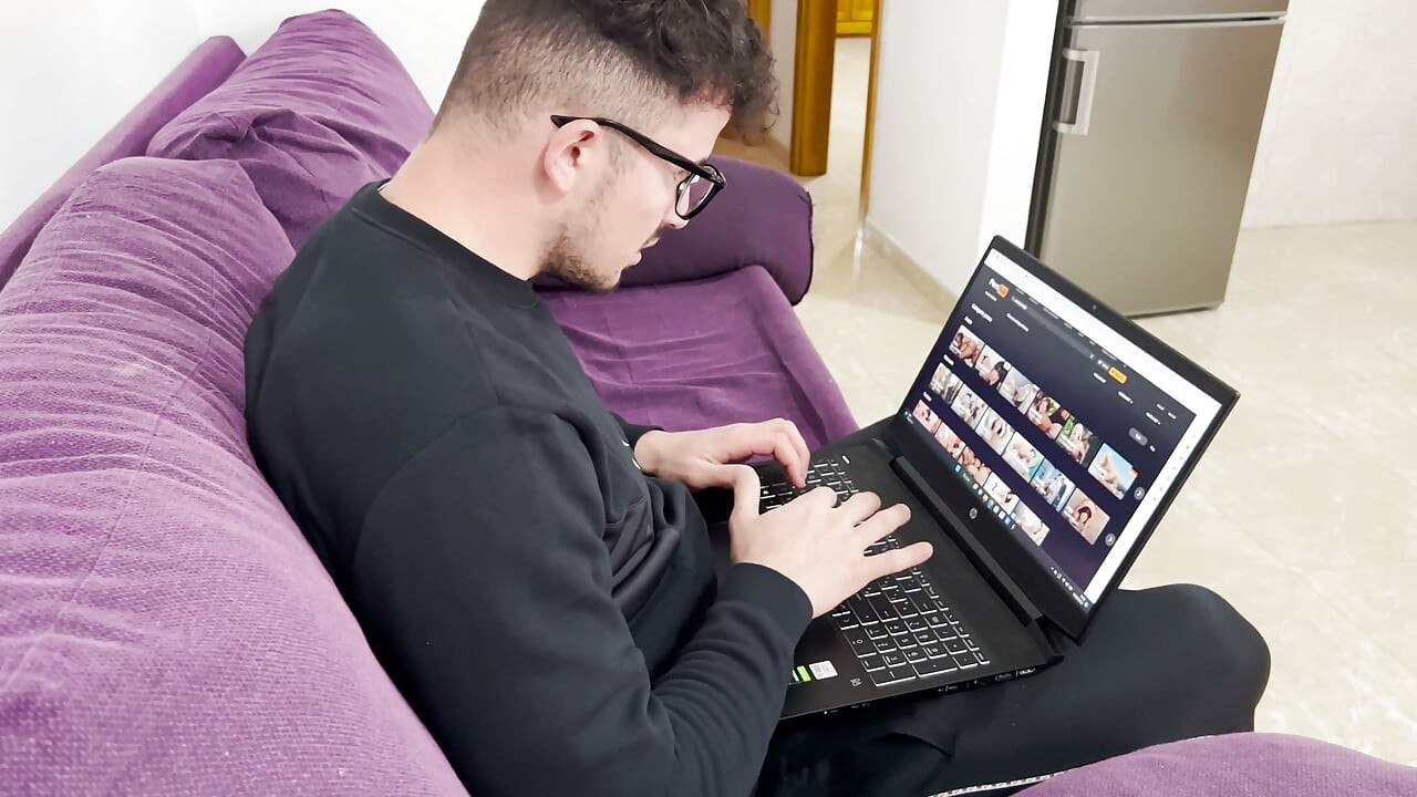 Eu decidi fazer algum casting para encontrar um parceiro com quem filmar vídeos