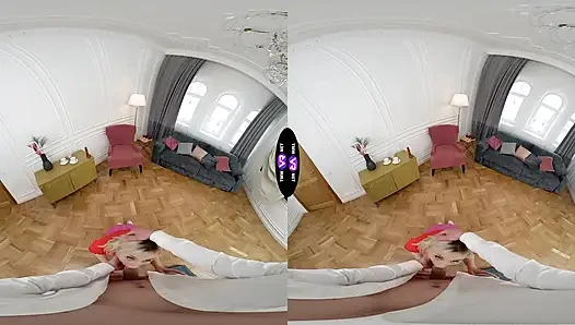 Molly Cute yapay penisi gerçek yarakla karşılaştırıyor ve sonra döl istiyor - teenmegaworld