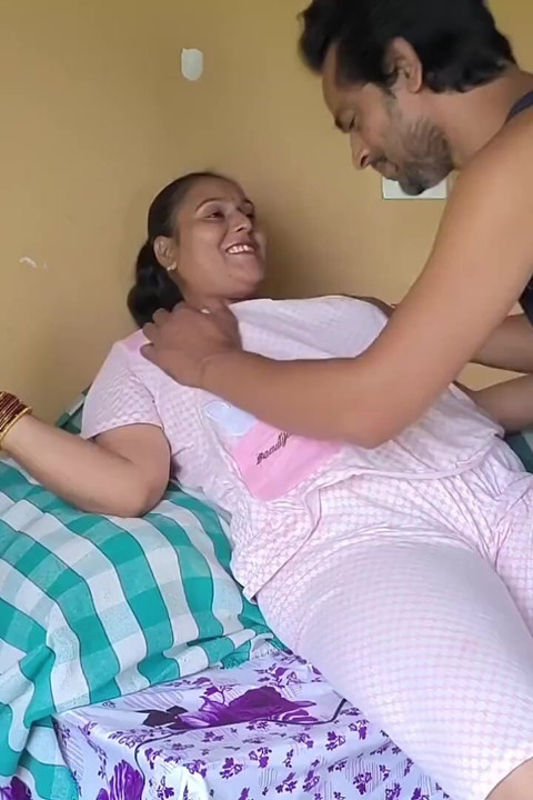 Indiana milf fode com caçador enteado
