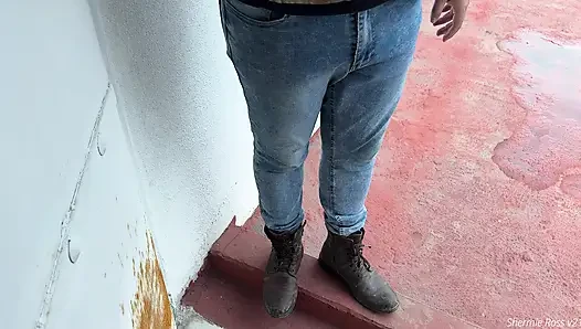 HOT CUSTOMER vs. SHY DELIVERY PERSON: He ended up falling into temptation and fucks me really hard on the couch.