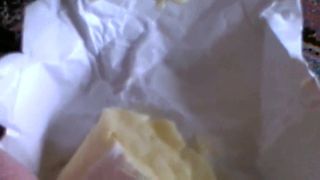 Кончаю с мягким сыром