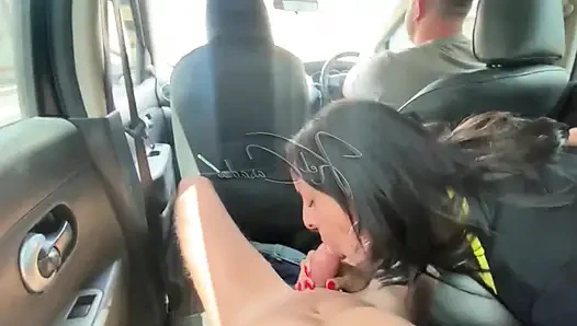 Arabada oral seks ve gavat her şeyi gördü