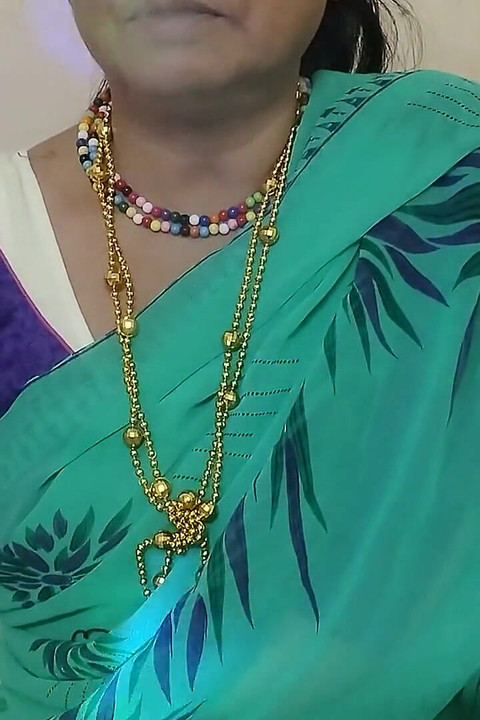 Diversão quente de sexo e cigarros fumantes