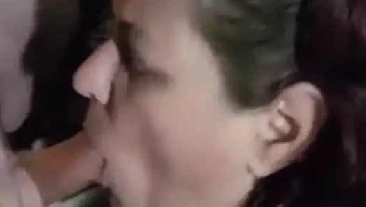 吮吸一个fwb