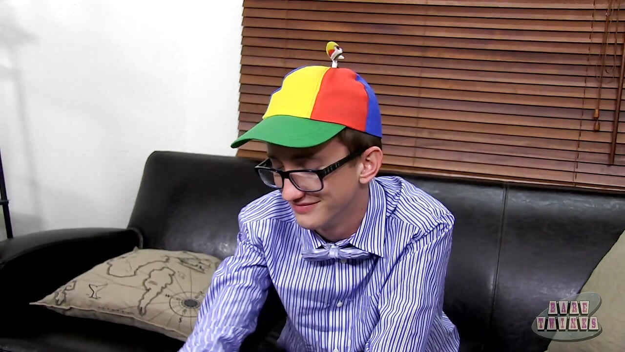 Geekige twinks lieben den schwanz!