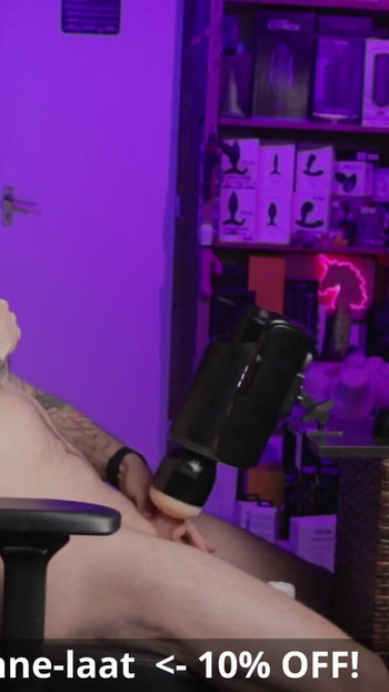 Jaw-dropping moment from "Testing the new Daphne Laat FeelStars stroker with my custom stroker case mod"