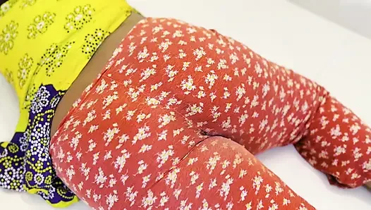 Hintli ateşli orta yaşlı seksi üvey anne üvey oğlu tarafından sikiliyor - büyük göt sikişi ve arkadan sikişiyor - büyük döl