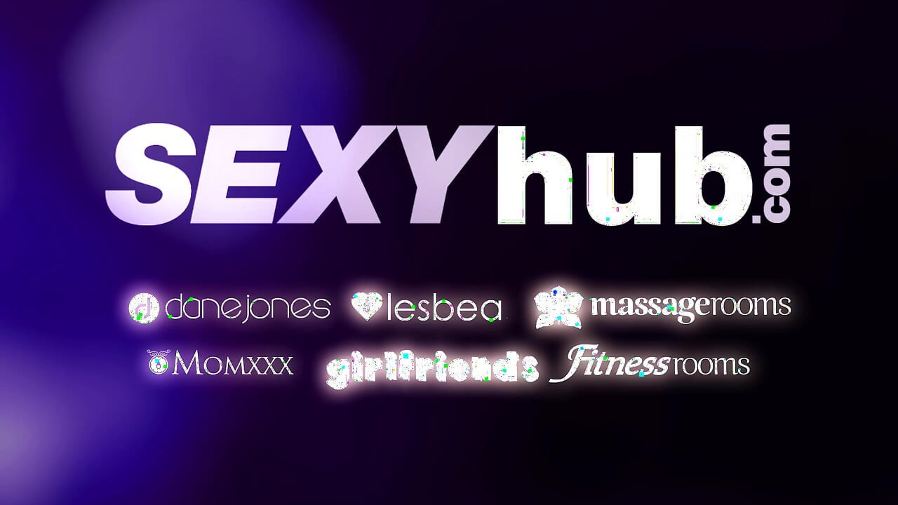 Lesbea, les belles ukrainiennes Arina Shy et Asandra Dewy, sexe lesbien romantique