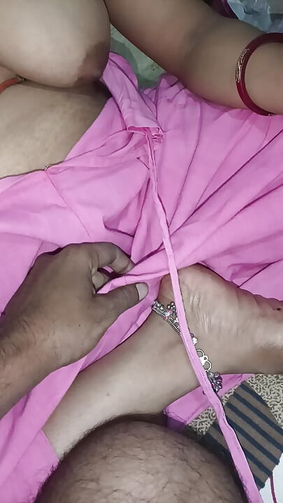 Bhabhi ko peticoat me dekha