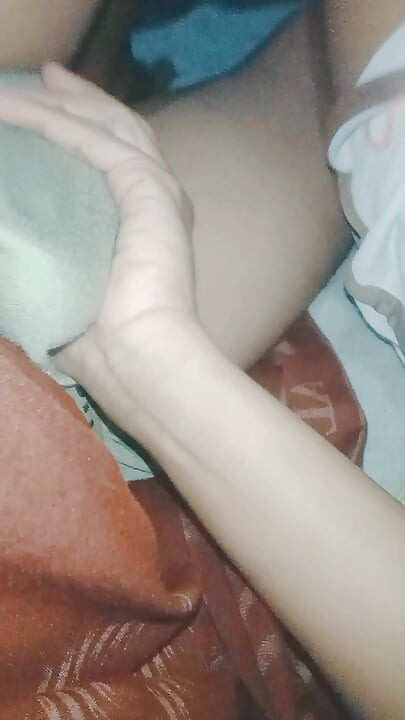Ontem à noite, fui ao meu quarto só para apanhar um pouco de ar fresco.