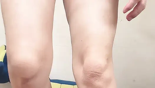 Hana lagi asik kencing nggak sabar kencing yang rasanya enak banget