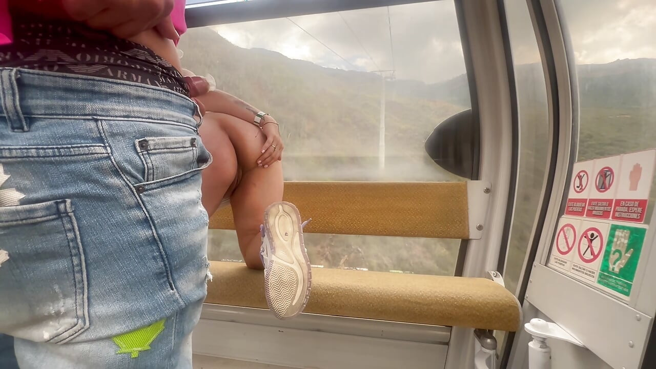 Mamada Y Follada En El Teleferico En Colombia, Santander Con Una Embarazada Muy Cachonda