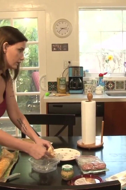 Brunette petite babes fuck their pussies