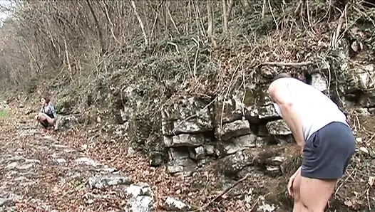 Kisah kotor Italia... Fanatik seksual asli lagi sendirian di taman