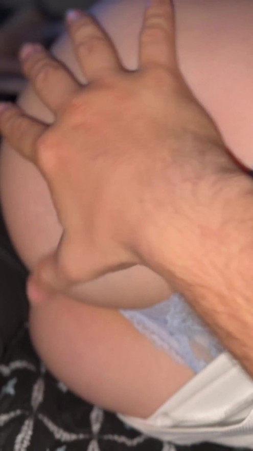 I take advantage of the fact that I have a sleepover with my friend to seduce his stepsister and take her virginity. | Clip 1