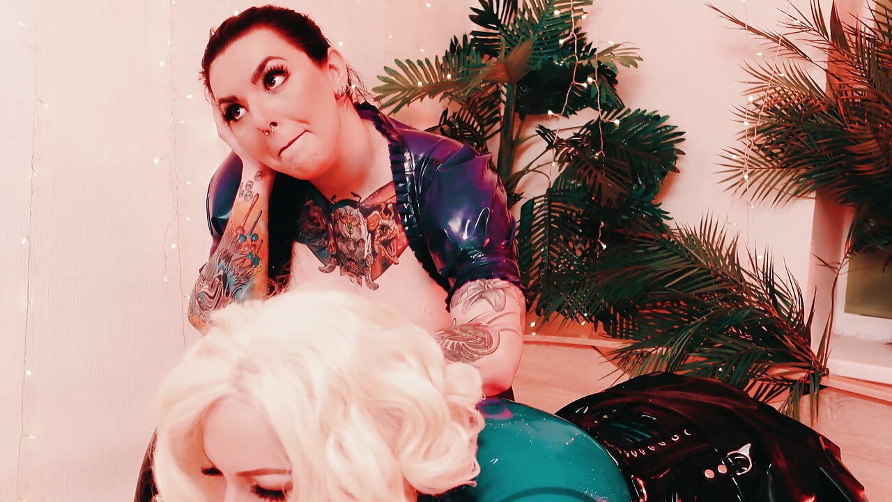 Fetish Clothing Lesbian Sex - Curvy Blonde Dominates & Gets Fucked by Busty Brunette in Latex Rubber Catsuit