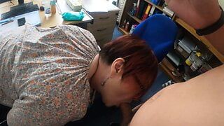 Stiefmutter bereitet seinen Schwanz vor, um ihr einen anal Creampie zu geben