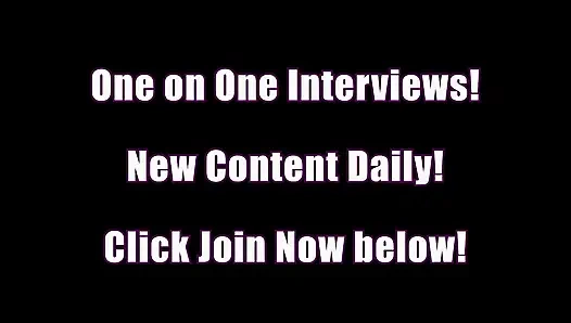 Oya liebt es, dich direkt zwischen ihren Beinen zu haben, während sie ihre haarige muschi reibt.