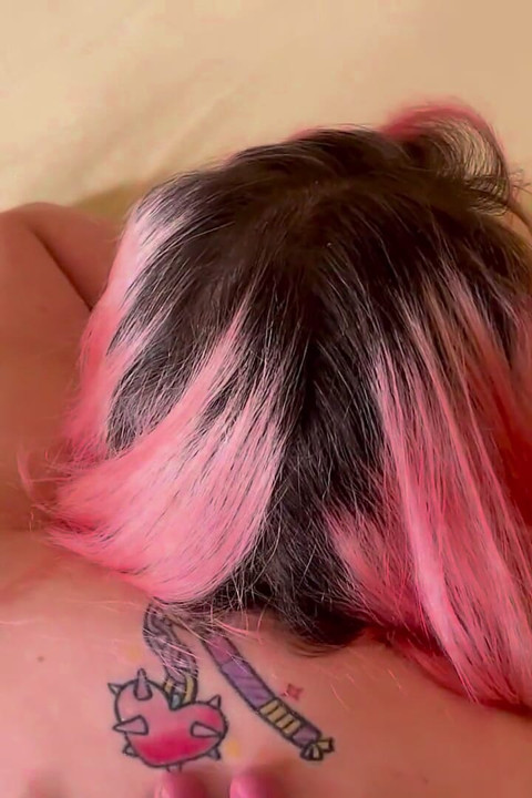 Kilolu iri güzel kadın masajdan sonra sert sikiliyor