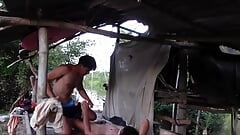 Pinoy Muscle занимается сексом со своим боссом в его переднем дворе
