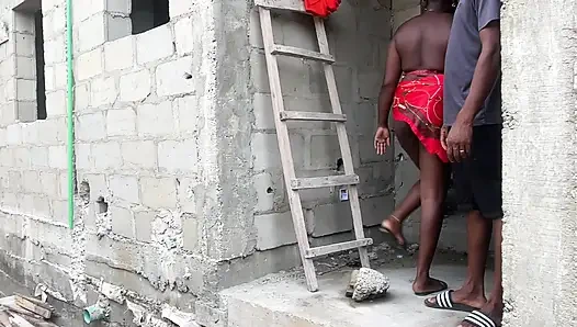 Suamiku ngentot aku di gedung baru kami yang belum lengkap