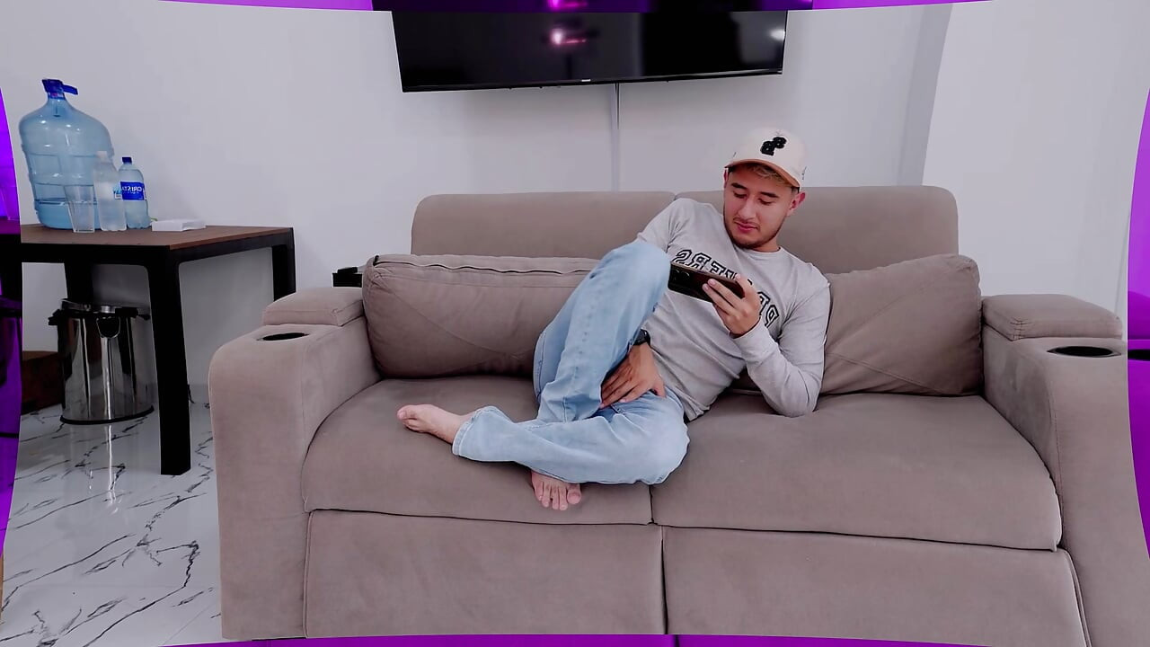 I FULFILL MY FANTASY OF FUCKING MY STEPSISTER AND GIVING HER PUSSY MY MILK