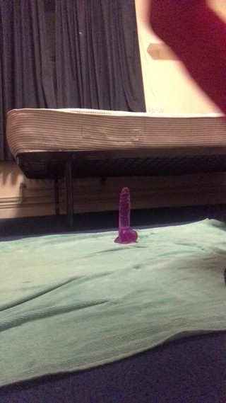 Divertimento con il dildo pt1