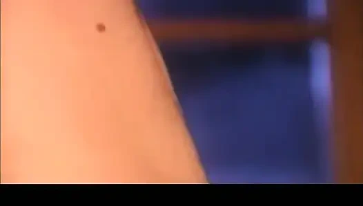 Muhteşem memeli güzel zayıf zenci kız sert beyaz bir yarak alıyor