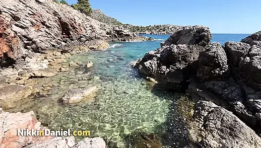 I met a sexy blonde on the beach with a gorgeous ass and we had passionate sex in the lagoon - Nikki n Daniel