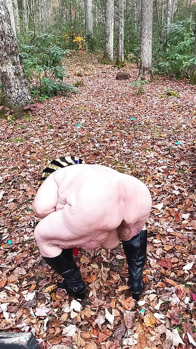 Outside Finger Banging in the Leaves She's Stanking