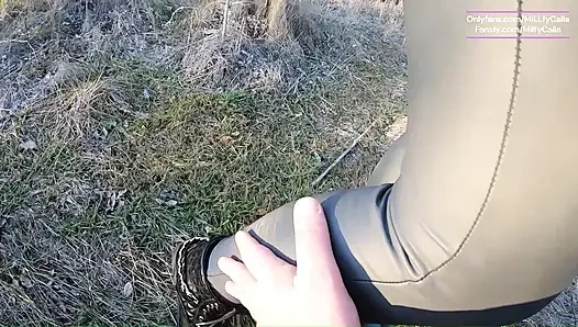 Романтическое соблазнение на кровати в видео от первого лица - одинокая милфа мечтает о медленной страсти