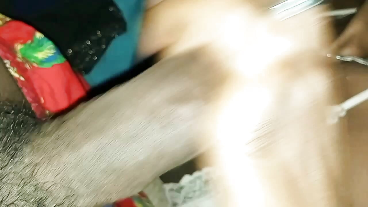 Ze zuigt graag aan mijn pik, deel 1