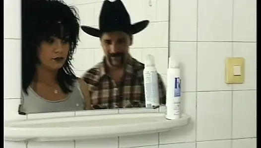 Alman Kapılarının Arkasında Özenle Siktir Edilir - Tam Film