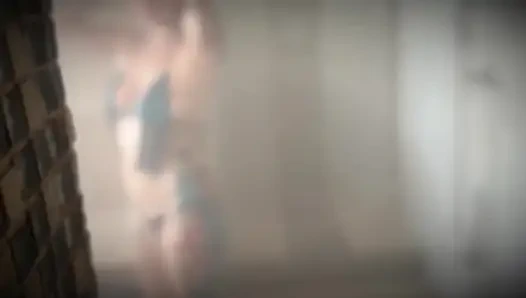 Saya Meniduri Teman Kakak Tiri Saya Di Kolam Renang Saat Dia Pergi Minum