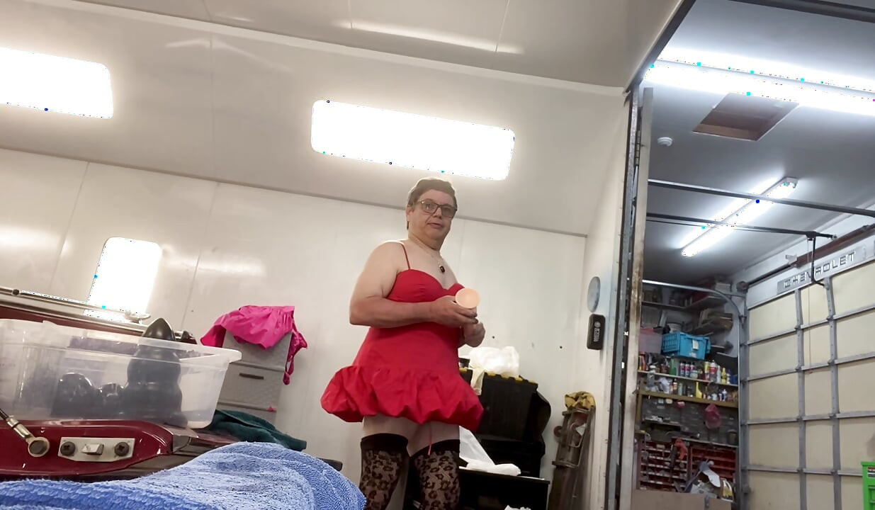 Щілина дупи в неділю 4