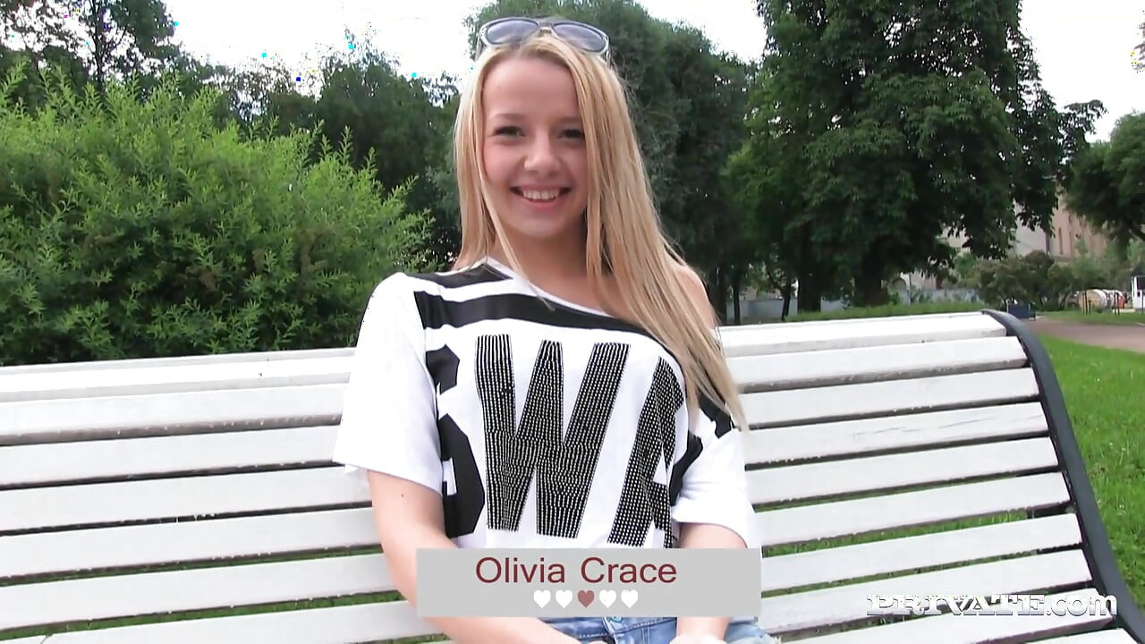 Sevimli Olivia Grace alınıyor ve sikiliyor