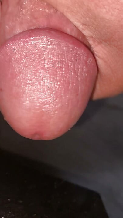 俺のチンポが熱くてたまらない、誰かの穴に突っ込んで、思いっきり締め付けてあのねっとりした汁を全部ぶちまけたい