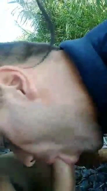 Marko Loiro fai pompino trans mulata.