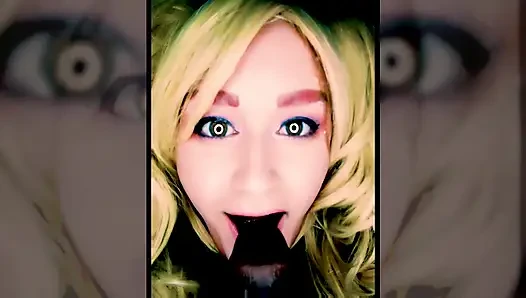 Heiße blondine von nebenan will versuchen, an deinem großen schwarzen saftigen schwanz zu lutschen