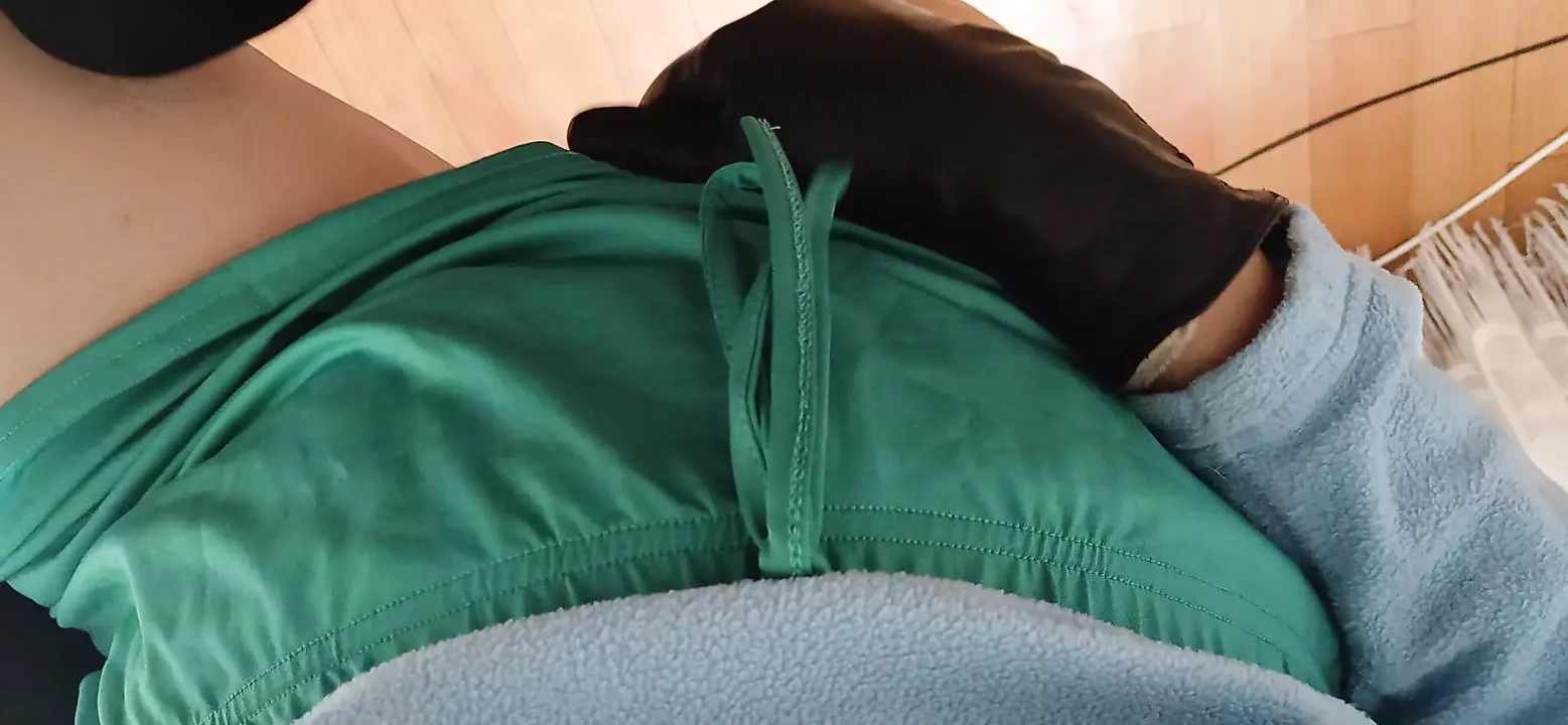 Teacher and student mutually masturbate